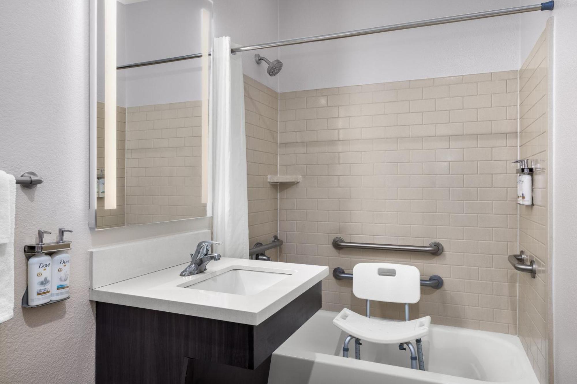 Candlewood Suites Alexandria By Ihg Exterior foto